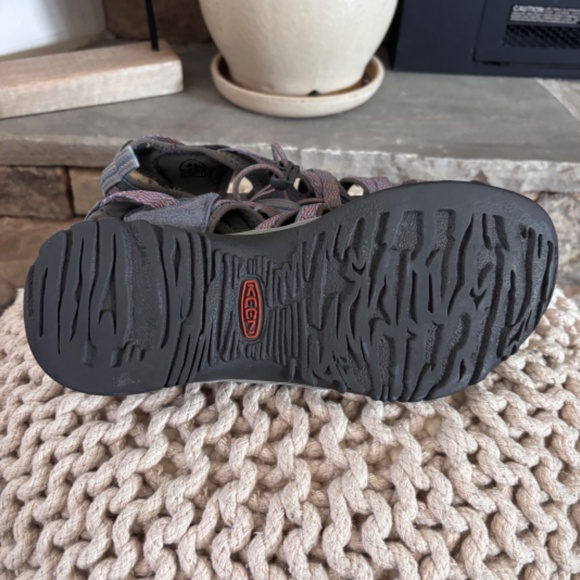 Keen Women's Whisper Sport Outdoor Closed Toe Sandal Stone Bossa Nova SZ 9 - Picture 13 of 14